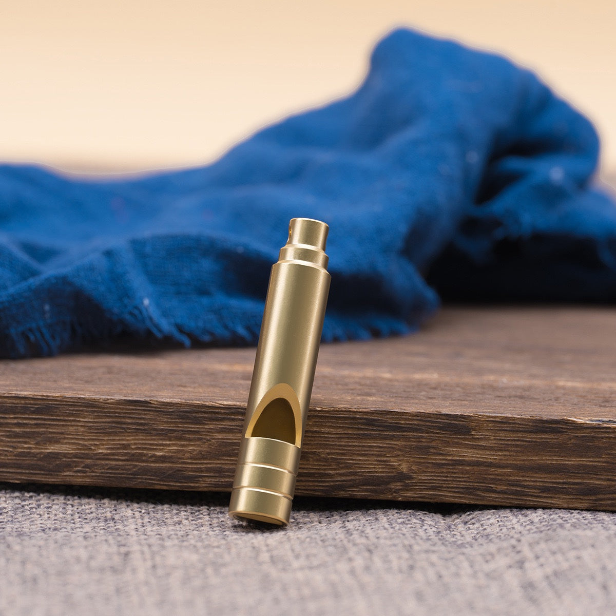 Fischietto in ottone per cani – richiamo elegante e potente